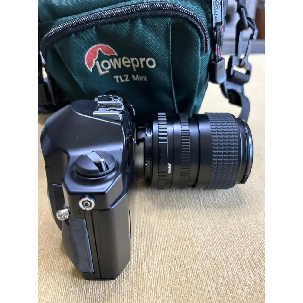 Vintage Dakota RZ-2000 SLR Film Camera w/ Quantaray Lens